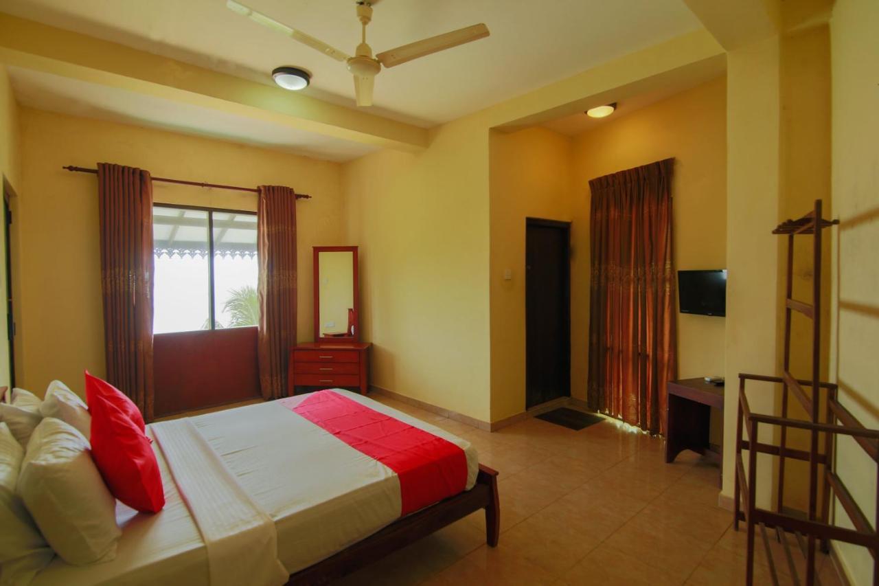 Oyo 553 Polhena Bay Resort Matara Buitenkant foto
