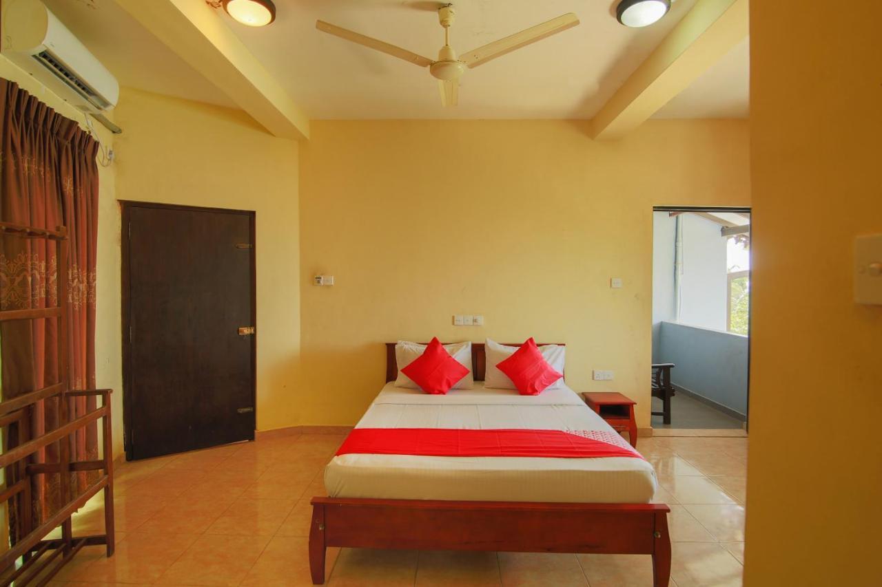 Oyo 553 Polhena Bay Resort Matara Buitenkant foto