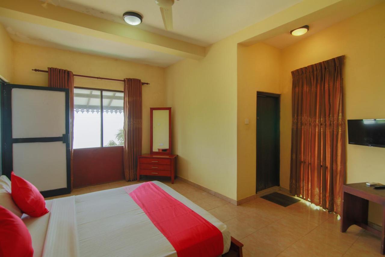 Oyo 553 Polhena Bay Resort Matara Buitenkant foto