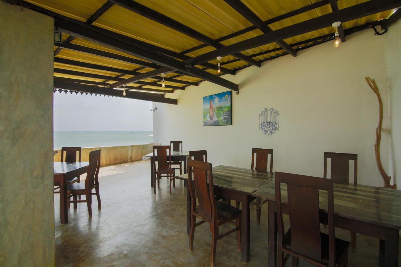 Oyo 553 Polhena Bay Resort Matara Buitenkant foto