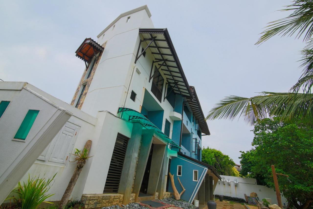 Oyo 553 Polhena Bay Resort Matara Buitenkant foto