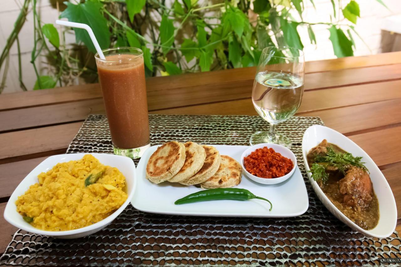 Oyo 553 Polhena Bay Resort Matara Buitenkant foto
